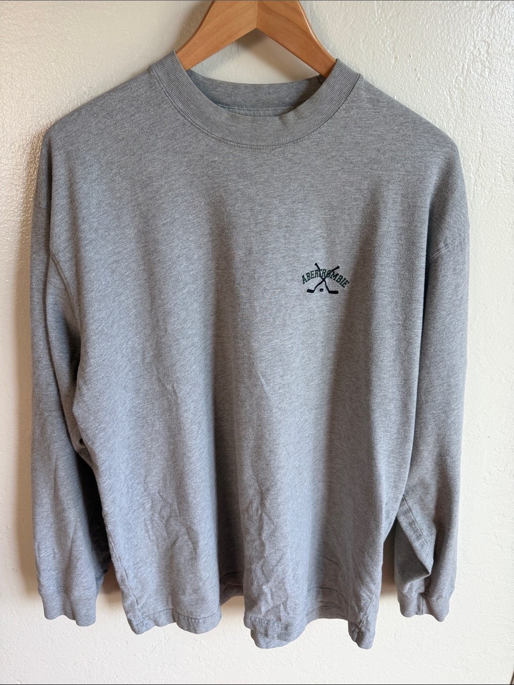 Abercrombie & Fitch Y2K  Gray Long Sleeve Tee Embroidered Logo Size XL
